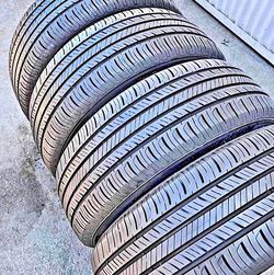 215/60/17 Hankook 📍📍 Vendo un set de llantas con 80% de vida las 4 📍🌟