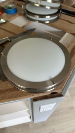 Ceiling light fixture
