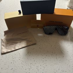 LV Waimea Glasses - Authentic