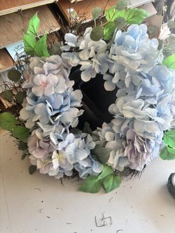 20” Wreath Beautiful Blue Flowers 