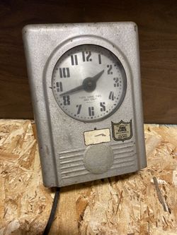 Mid Century Era INDUSTRIAL TIME CLOCK wall clock Business Yes works. size / 8x4.5x11