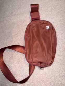 Lululemon everywhere belt bag