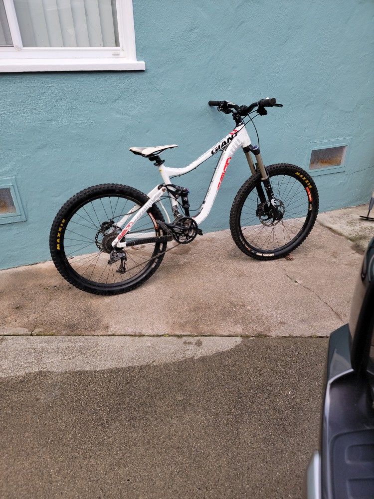 Giant Reign 2011 Mountain Bike