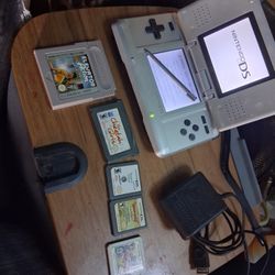 Original Nintendo Ds With Games And Charger