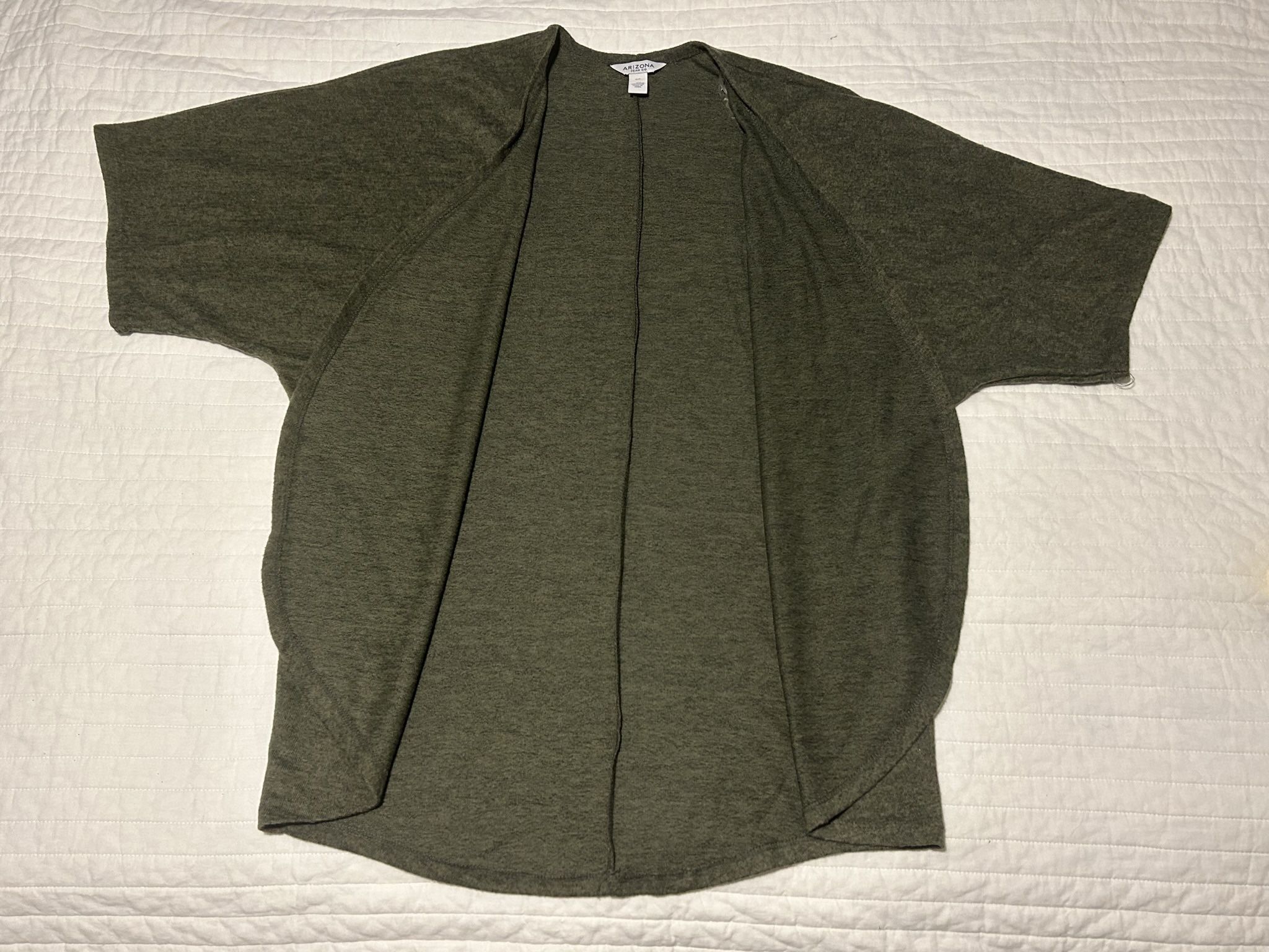 Arizona women’s M/L green short sleeve cardigan casual wear office work college
