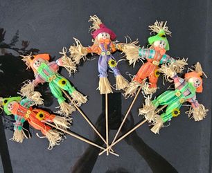 Rustic  Scarecrow Pick