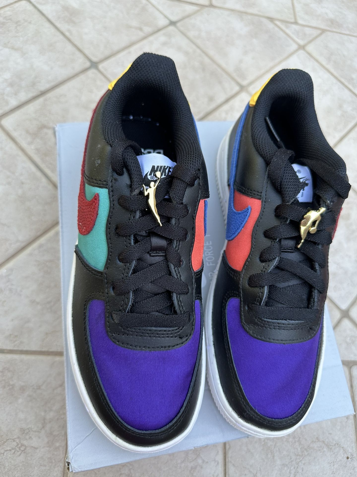 NIKE AIR FORCE LV8 Size Kids 5/Women