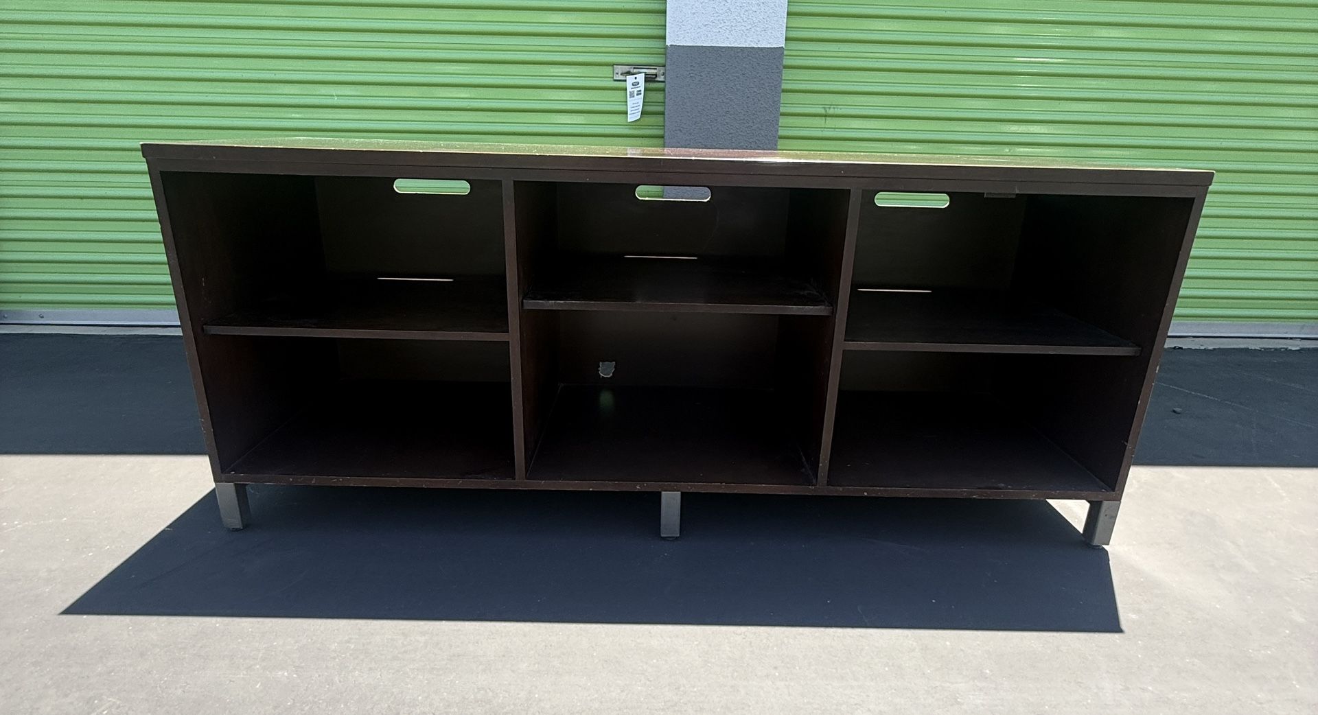 Howard Miller Entertainment Console / Media Stand