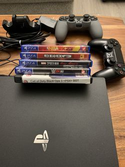 PS4 Pro 1TB (2 Controllers, 5 Games, +Accessories) for Sale in