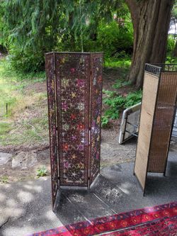 Vanity divider