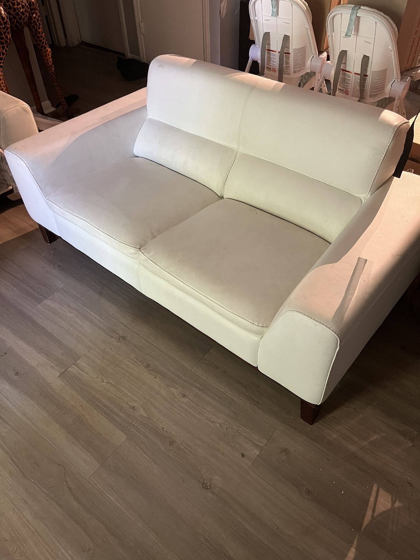 2 PIECE WHITE COUCH SET VERY CLEAN