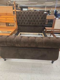 Brown Tuffted Queen Bed Frame
