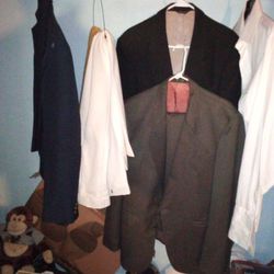 Like New Men  Suits. Dry Cleaners Kept. Excellent Condition. 