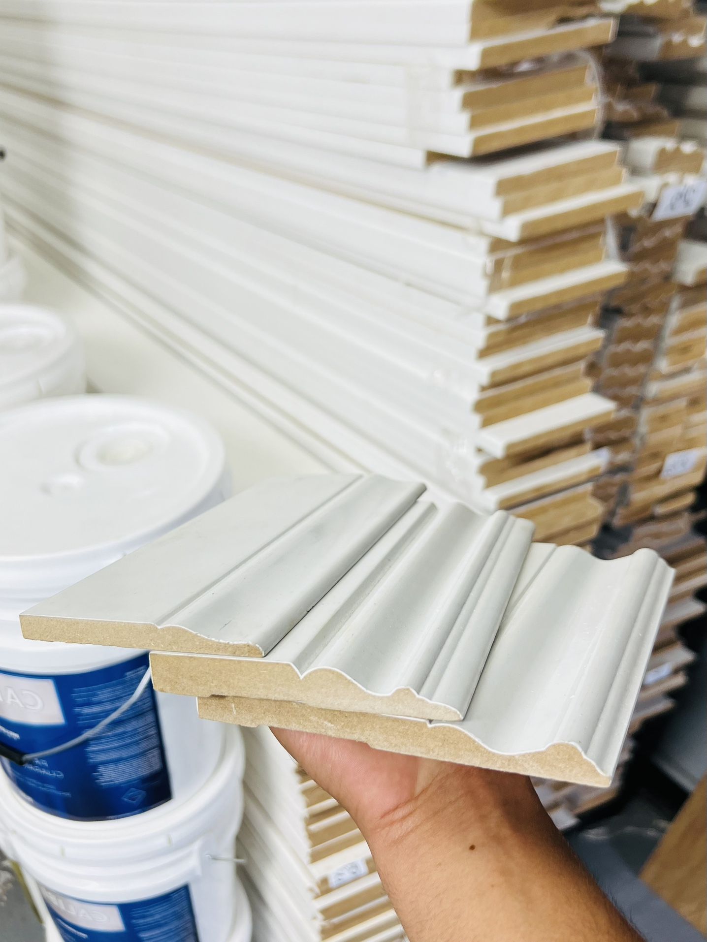 MDF Baseboard Primed / Molduras 5 1/2 $0.93