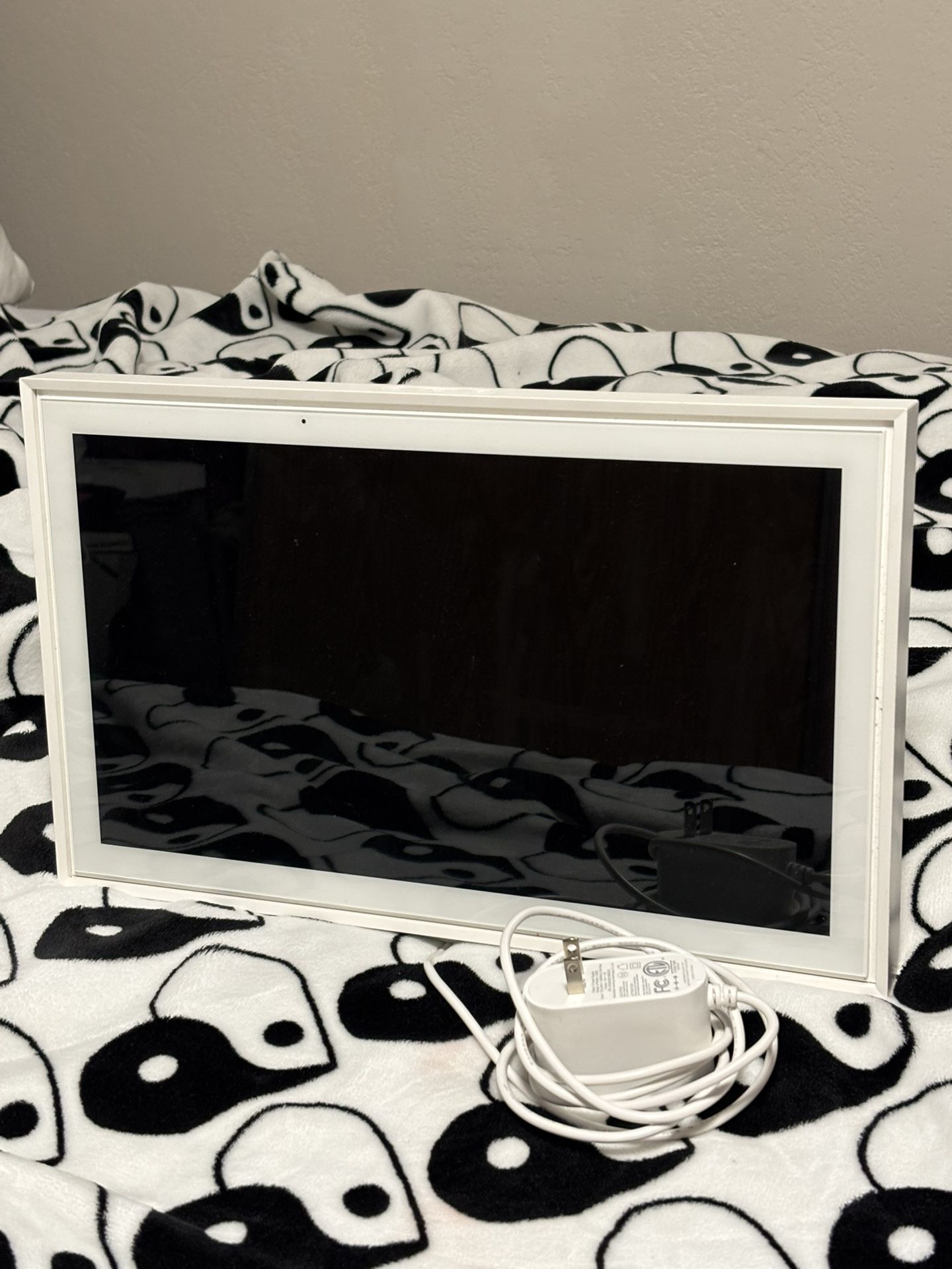 SKYLIGHT DIGITAL CALENDAR 15 INCH SCREEN