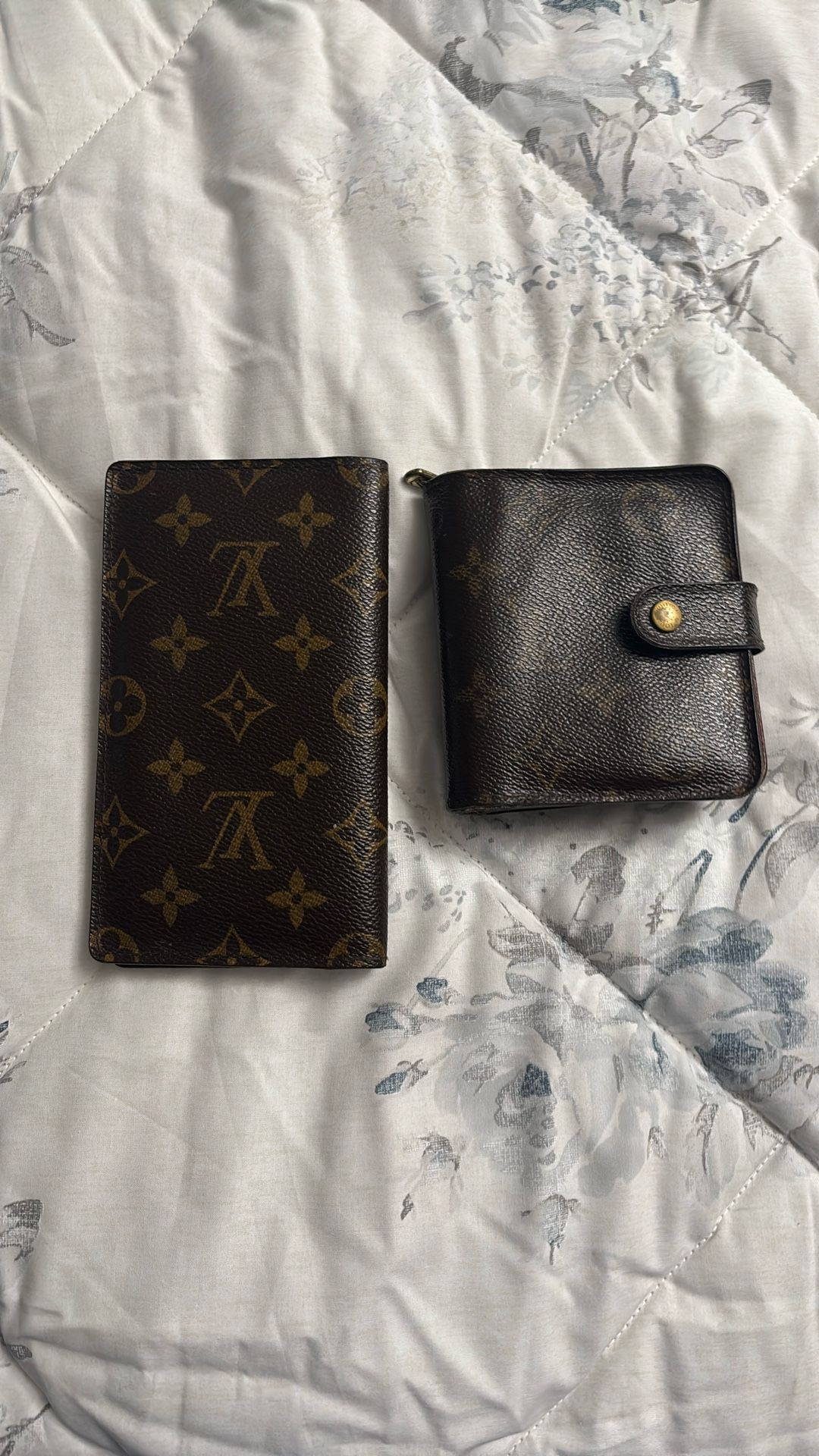 Louis Vuitton Monogram Wallet & checkbook
