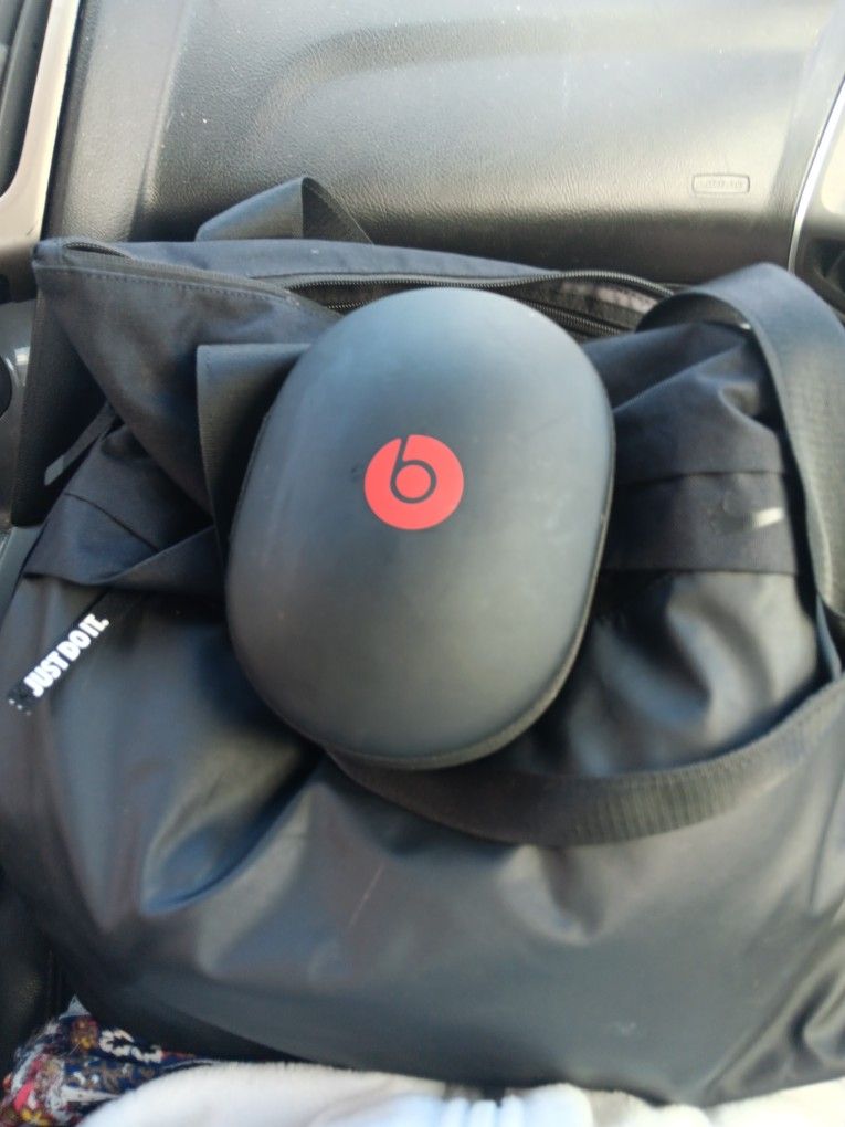 Like New Beats Solo 3 