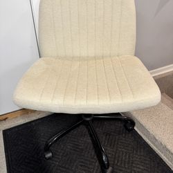 Brand New Beige Fabric Wide Seat Criss Cross Height Adjustable Rolling Office/Vanity Chair