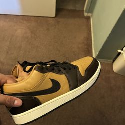 Air Jordan 1 Low SE “Flax Baroque Brown” – Size 11 – Clean