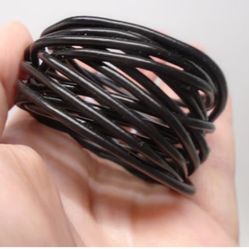 20 Kemp & Beatley black twisted wire "bird nest" style metal napkin rings. 