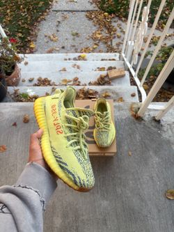Yeezy 350 V2 Semi Frozen Size 8