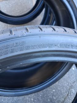 Vendo set de llantas FALKEN AZENIS 255/30/R20 225/35/R20 $400