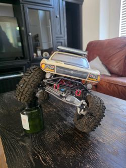 Axial RC Crawler