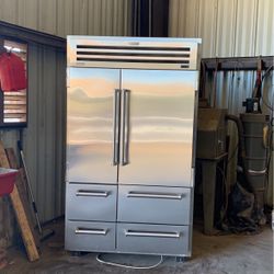 Sub-Zero Refrigerator Freezer