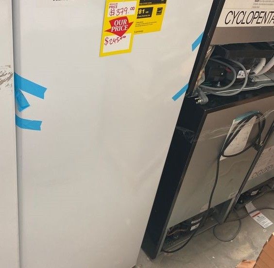 Magic Chef HMUF6WE Freezer