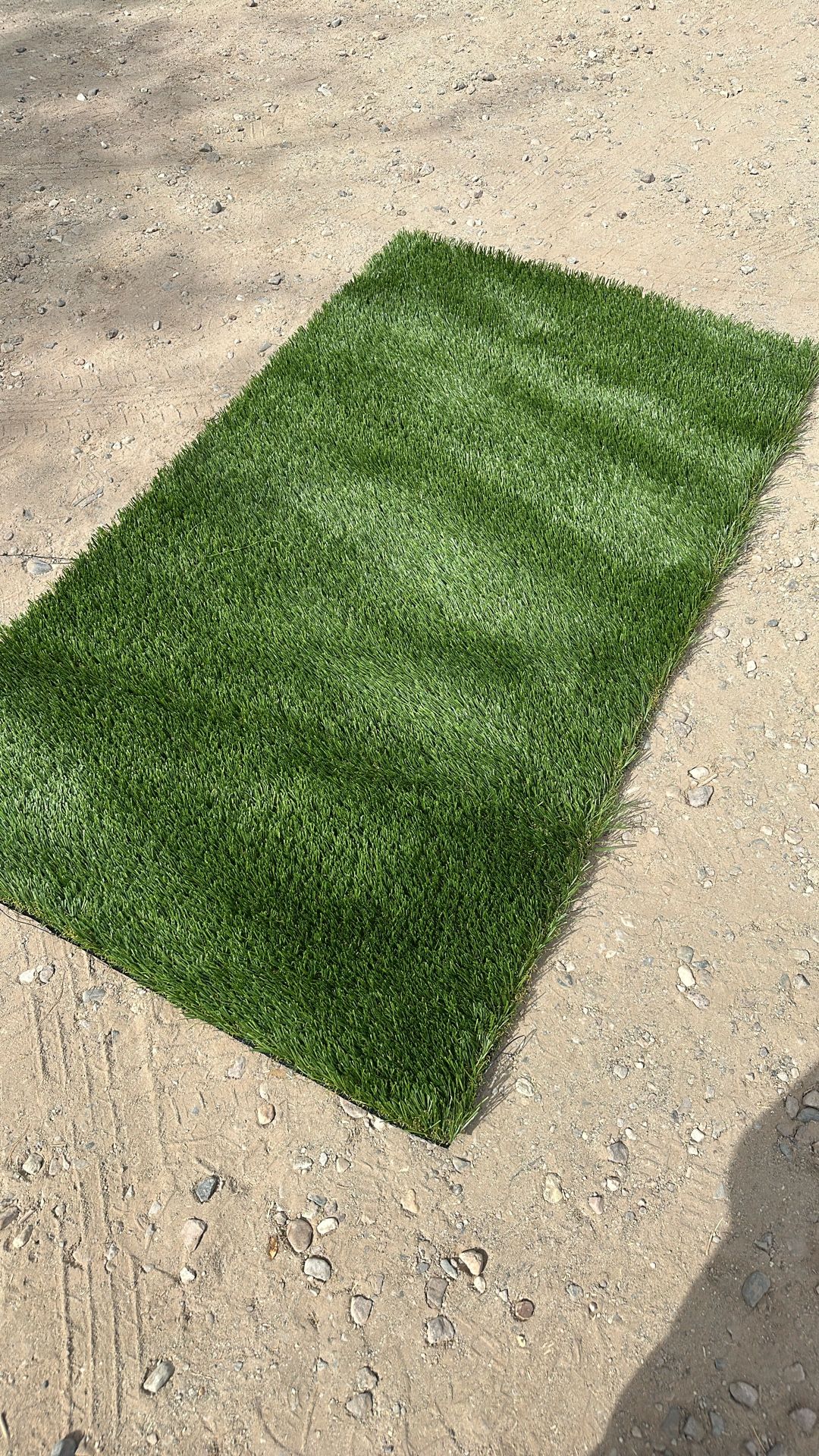 Fake grass rug 38 x 70
