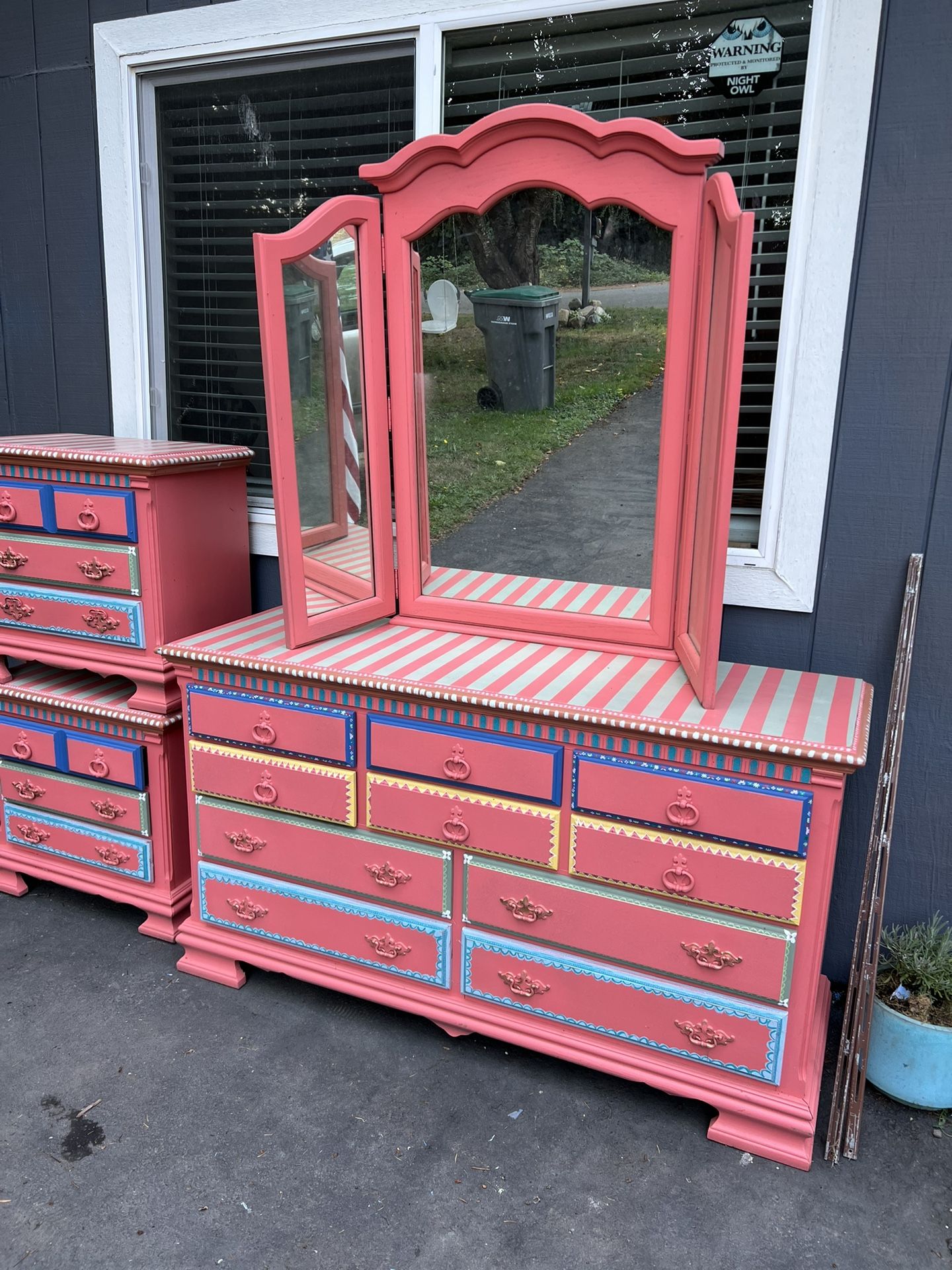 Dresser, 2 Nightstands, Mirror