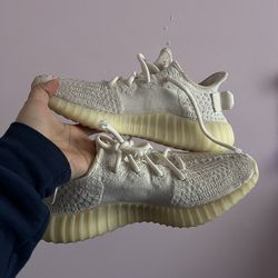 yeezy boost 350 V2 Cream Triple White