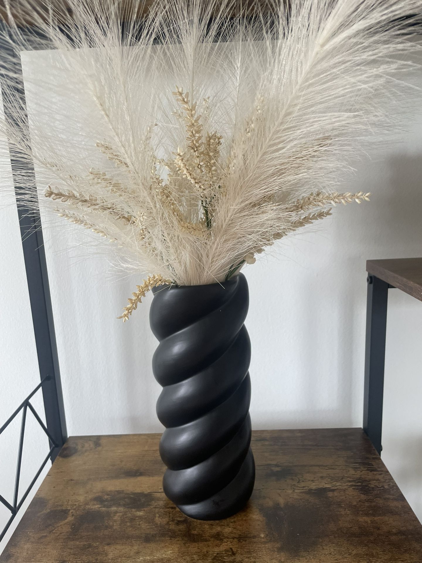 Black Twisted Vase with Pampas Grass