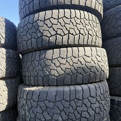 Vendo 285/70/R17 Instacion Y Balance Las 4 Llantas Por $200