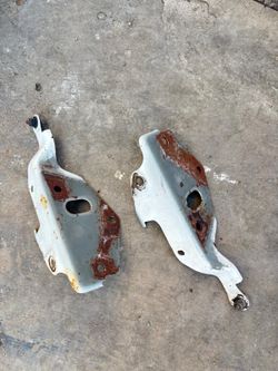 99-06 Silverado BRACKETS hood