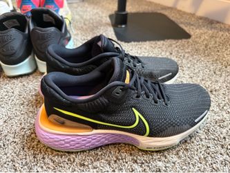 Nike ZoomX  Invincible size 10
