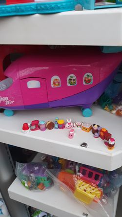 Shopkins airplane with 15 Shopkins included