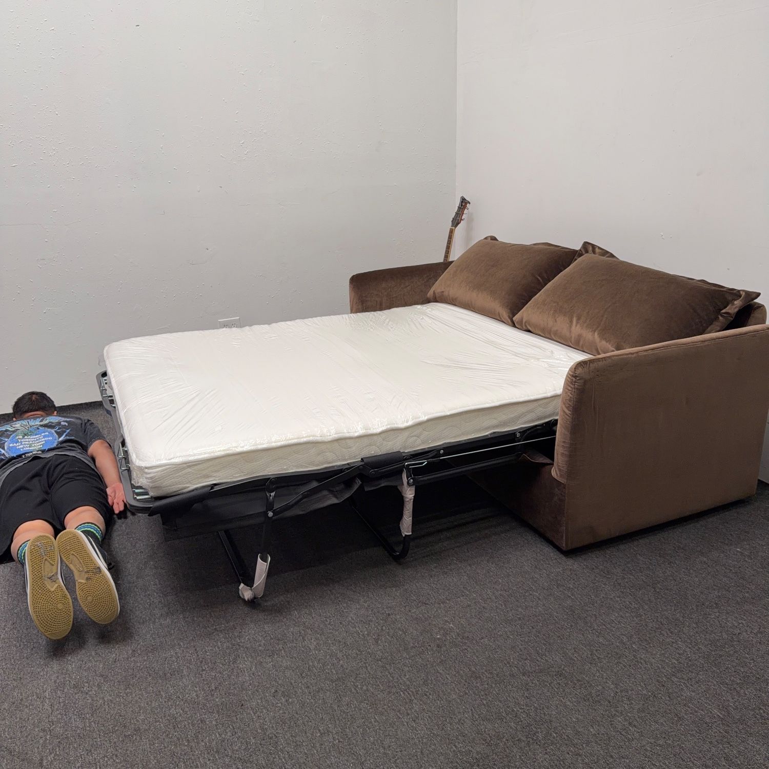 *New* Skylar Sleeper Sofa - Performance Velvet - Bittersweet Brown 🟤 Memory Foam Bed - Can Deliver