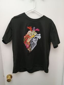 WOMENS SIZE 1XL HALF FLORAL HALF ANOTOMICAL HEART SHIRT