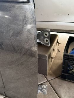 G8 Gt FR Door Hinges 