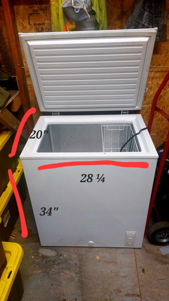 Small Deep Freezer. for Sale in Colorado Springs, CO OfferUp