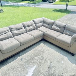 Grey Sectional With Free Delivery 🚛