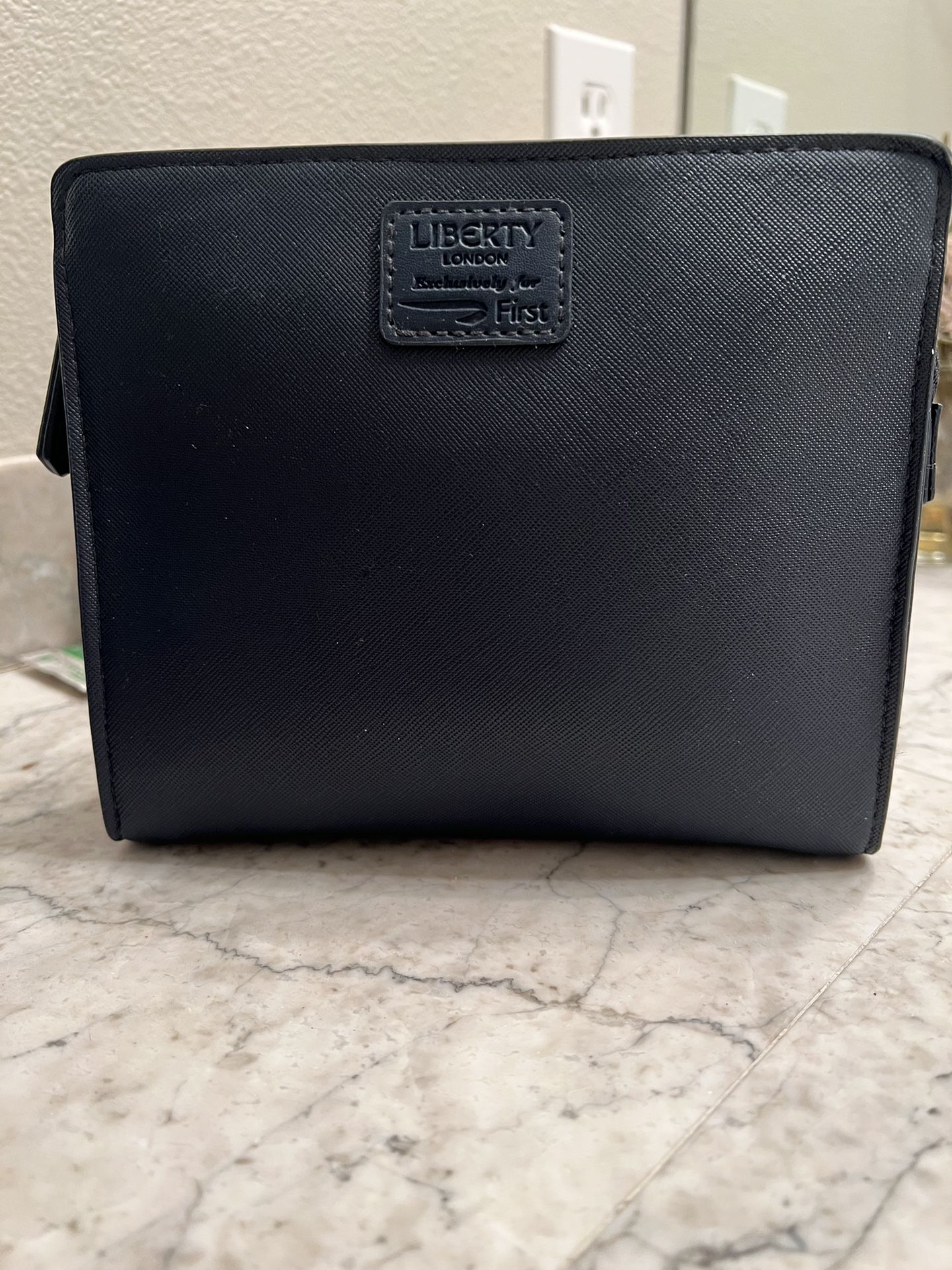 First Class BA gift Set Bag