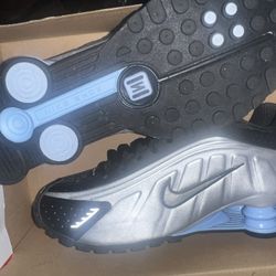 Nike Shox R4
