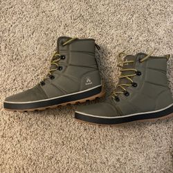 High-Quality Men’s Snow Boots
