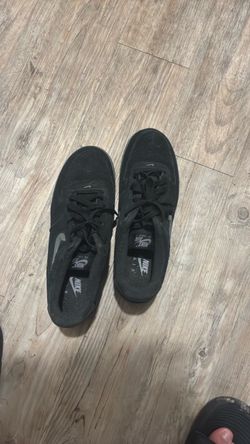 3 pairs of Air Force 1s 10.5 all the 3 for 125