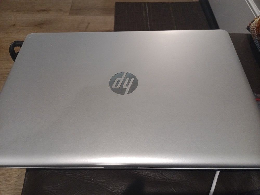 HP 15-bs0xx Laptop 2.50GHz Core i5-7200U 8GB-RAM 256GB SSD Touch