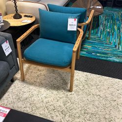 Lacing Chair