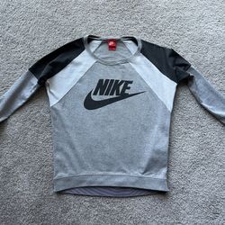 Nike sweatshirt S size