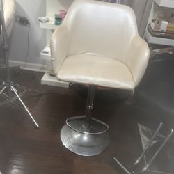 Beautiful Makeup Vanity Chair Pearl 